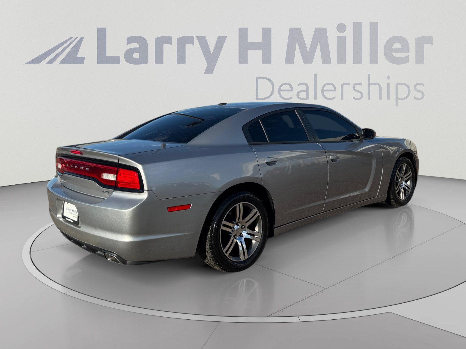 Used 2014 Dodge Charger SXT RWD image 5