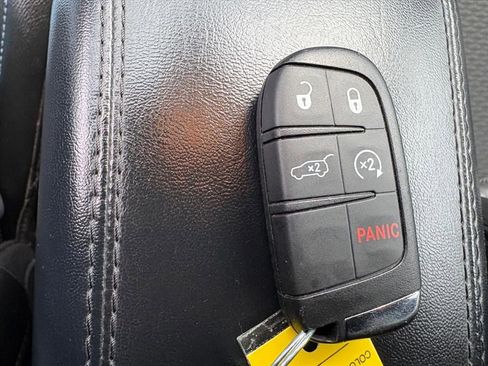 Used 2024 Jeep Compass Latitude image 24