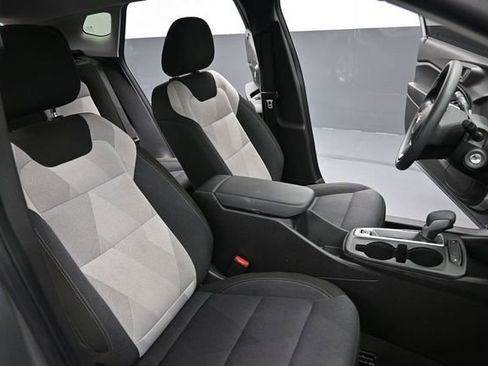 Used 2025 Chevrolet Trax LS w/ LS Convenience Package FWD image 26