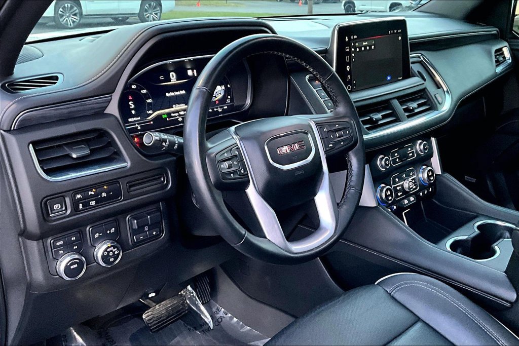 Used 2023 GMC Yukon XL SLT w/ SLT Premium Package AWD/4WD image 19