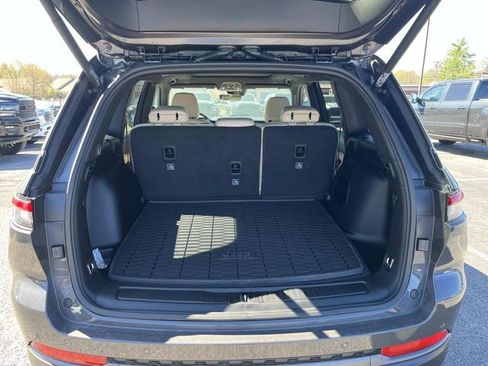 New 2026 Jeep Grand Cherokee Limited AWD/4WD image 12