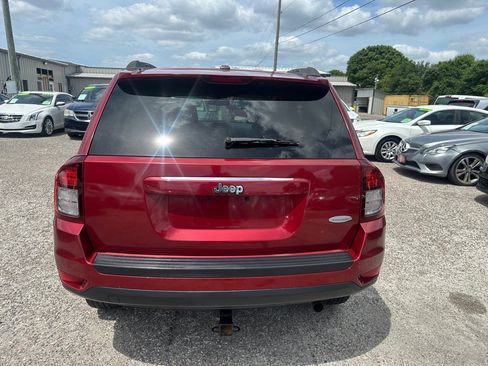 Used 2016 Jeep Compass Latitude image 5