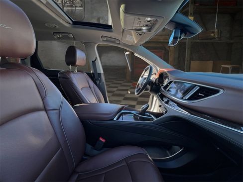 Used 2021 Buick Enclave Avenir w/ Avenir Technology Package image 15