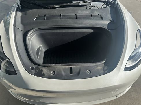 Used 2022 Tesla Model Y Performance image 41