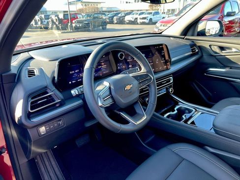 Used 2024 Chevrolet Traverse LT image 10