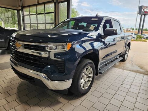 Used 2023 Chevrolet Silverado 1500 LT AWD/4WD image 3
