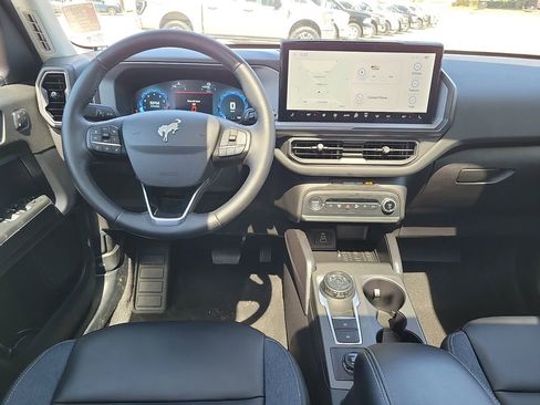 Certified 2025 Ford Bronco Sport Outer Banks w/ Outer Banks Tech Package+ AWD/4WD image 10