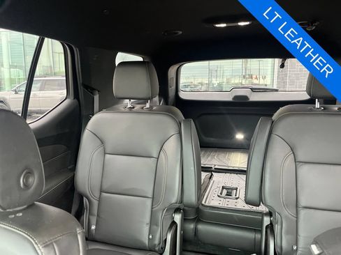 Used 2022 Chevrolet Traverse LT w/ LT Premium Package AWD/4WD image 8