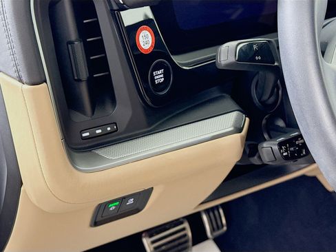 Certified 2025 Porsche Cayenne S image 14