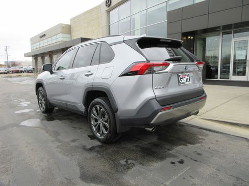 Used 2022 Toyota RAV4 Limited w/ Limited Grade Weather Package image 5