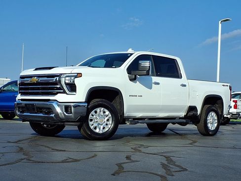 Used 2026 Chevrolet Silverado 2500 LTZ AWD/4WD image 2