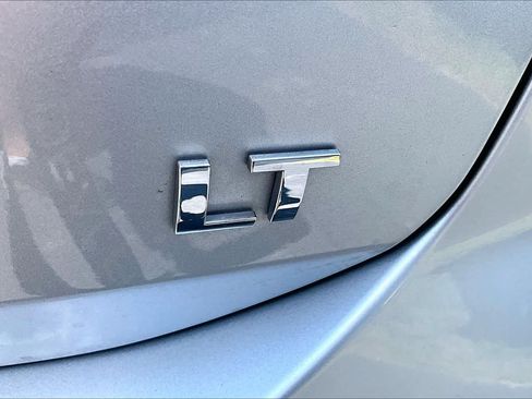 Used 2021 Chevrolet Equinox LT FWD image 10
