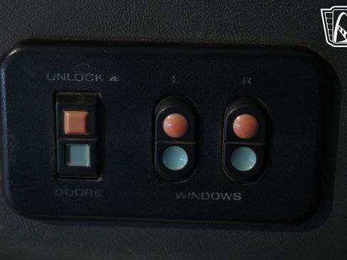 Used 1990 Ford F150 4x4 Regular Cab image 40
