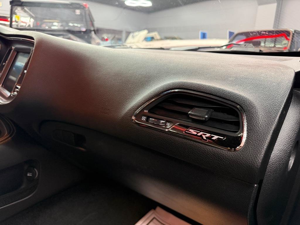 Used 2016 Dodge Challenger SRT Hellcat RWD image 13