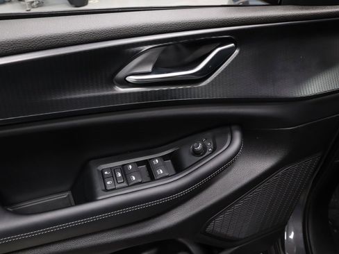 Used 2025 Jeep Grand Cherokee L Altitude image 25