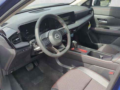 New 2026 Nissan Kicks SR image 9