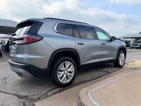 Used 2026 GMC Acadia Elevation w/ Elevation Premium Package FWD image 4
