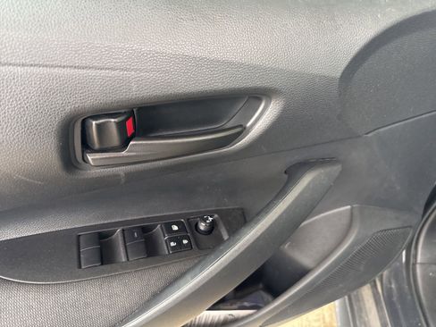 Used 2025 Toyota Corolla LE FWD image 5