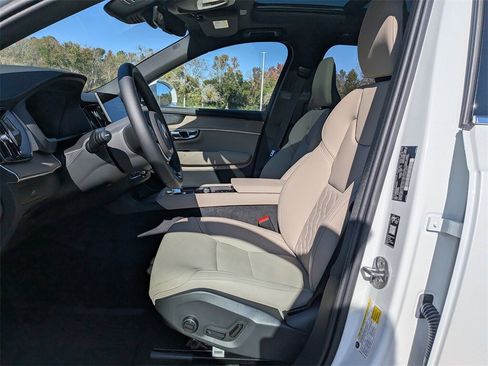 New 2026 Volvo XC90 B6 Plus w/ Protection Package Premier image 2