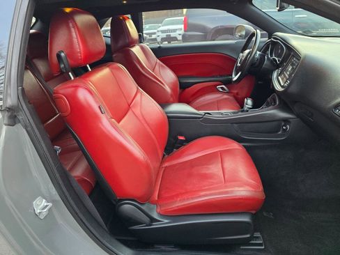 Used 2017 Dodge Challenger GT image 14