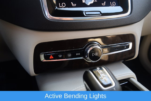 Used 2017 Volvo XC90 T6 Momentum w/ Vision Package AWD/4WD image 11