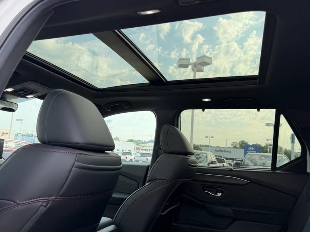 New 2026 Honda Pilot Black Edition image 11