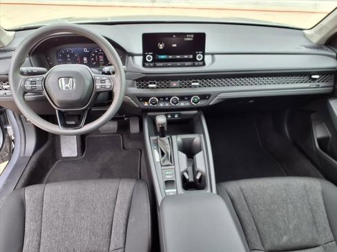 Used 2025 Honda Accord SE image 11