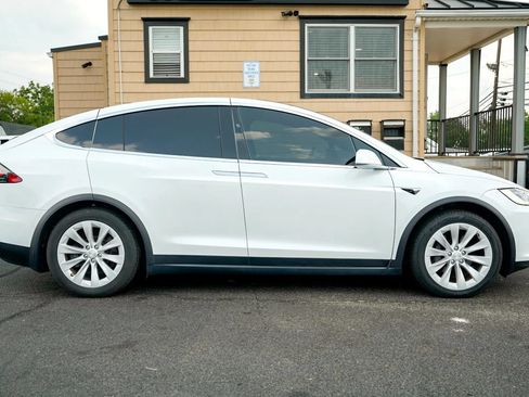 Used 2020 Tesla Model X Long Range AWD/4WD image 4