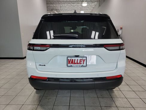 New 2025 Jeep Grand Cherokee Limited AWD/4WD image 5