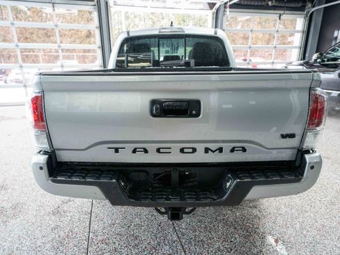 Used 2023 Toyota Tacoma TRD Off-Road image 3
