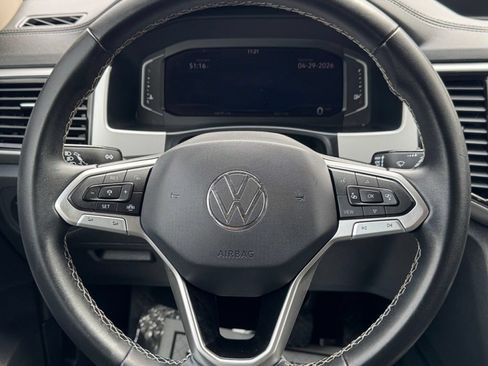 Used 2023 Volkswagen Atlas SE AWD/4WD image 18