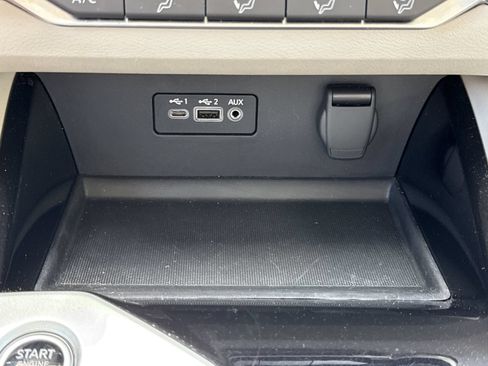 Used 2024 Nissan Altima 2.5 SV FWD image 25