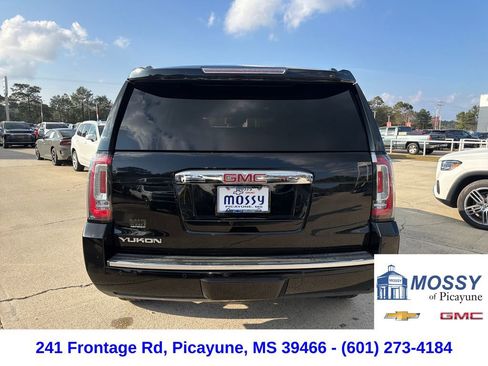 Used 2015 GMC Yukon Denali w/ Premium Package image 4