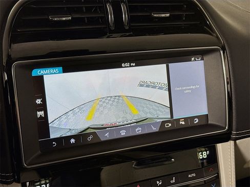 Used 2019 Jaguar F-PACE SVR image 14