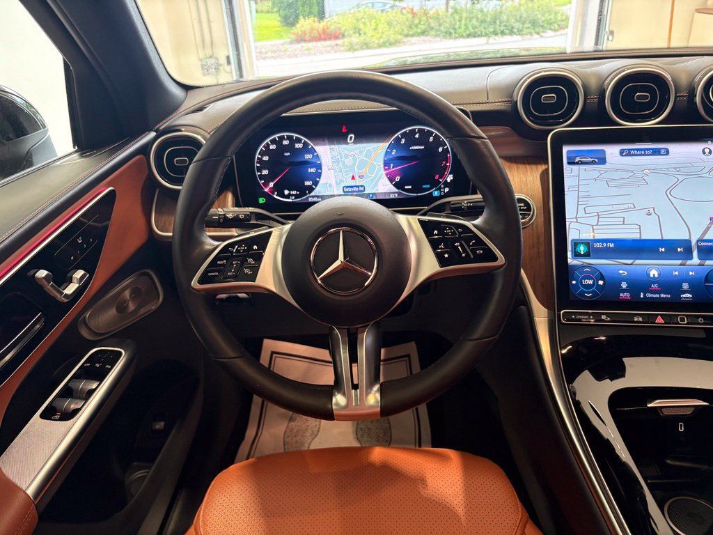 Used 2023 Mercedes-Benz GLC 300 4MATIC image 28