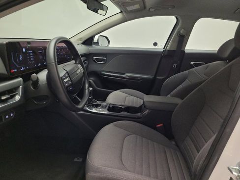Used 2025 Kia K4 EX FWD image 17