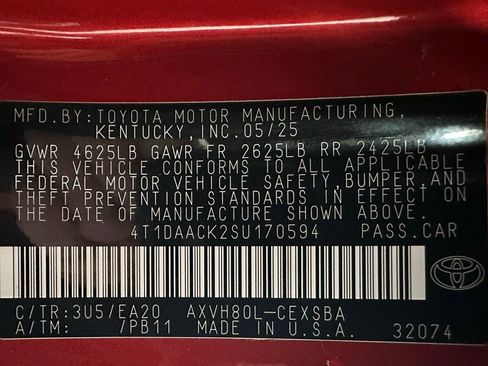 Used 2025 Toyota Camry SE image 11