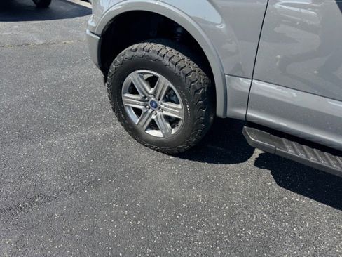 Used 2018 Ford F150 Lariat w/ Equipment Group 502A Luxury image 11