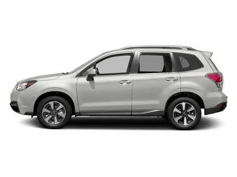 Used 2017 Subaru Forester 2.5i Limited AWD/4WD image 3