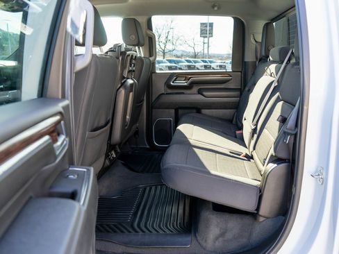 Used 2024 GMC Sierra 2500 SLE w/ Preferred Package image 12