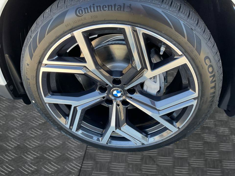 New 2027 BMW X5 xDrive40i w/ Climate Package AWD/4WD image 27