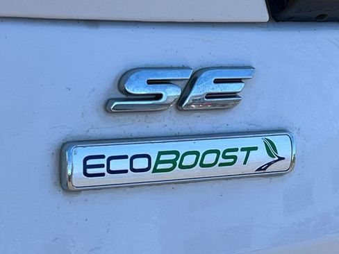 Used 2019 Ford Escape SE image 8