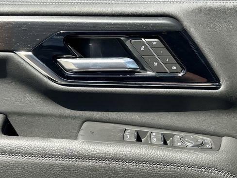 New 2026 GMC Yukon Denali w/ Denali Reserve Package AWD/4WD image 24