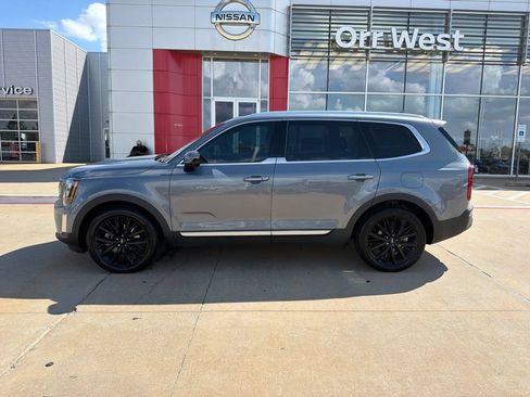 Used 2022 Kia Telluride SX FWD image 2
