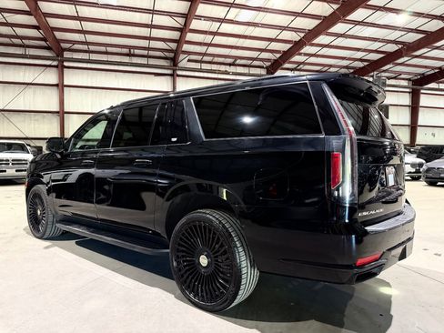 Used 2021 Cadillac Escalade ESV Premium Luxury w/ LPO, Illumination Package AWD/4WD image 7
