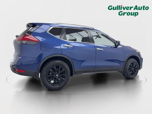 Used 2020 Nissan Rogue S w/ Special Edition Package FWD image 9