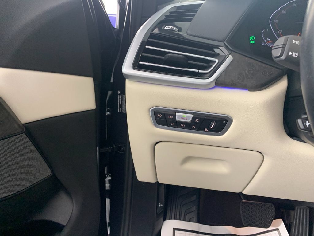 Used 2021 BMW X5 sDrive40i w/ Premium Package RWD image 16