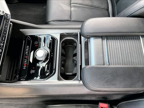 Used 2025 Jeep Wagoneer L Series III w/ Premium Group I AWD/4WD image 8