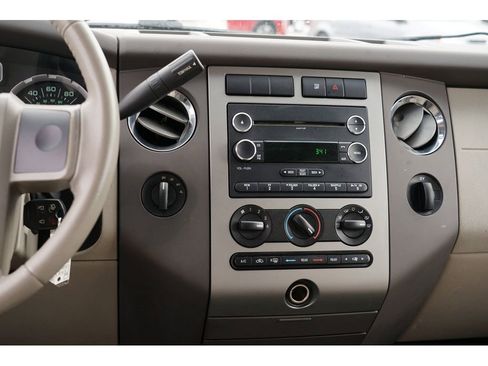 Used 2014 Ford Expedition XL image 22