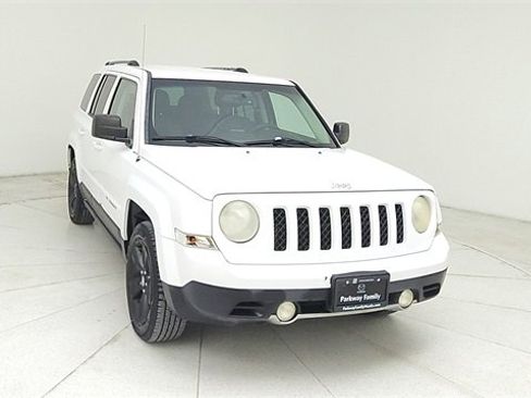 Used 2014 Jeep Patriot Limited image 3